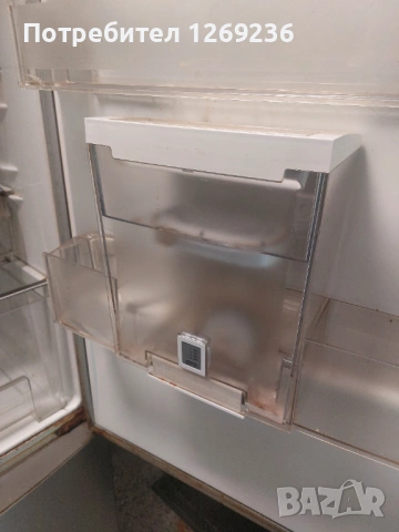 Продавам хладилник Electrolux 