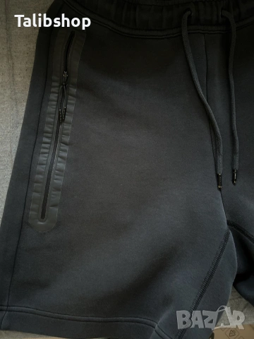 Nike шорти TECH FLEECE, снимка 2 - Спортни дрехи, екипи - 55247021