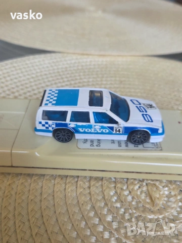 Hotwheels Volvo, снимка 3 - Колекции - 54570841