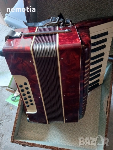 Акордеон Велтмастер 12 баса, снимка 4 - Акордеони - 54187142