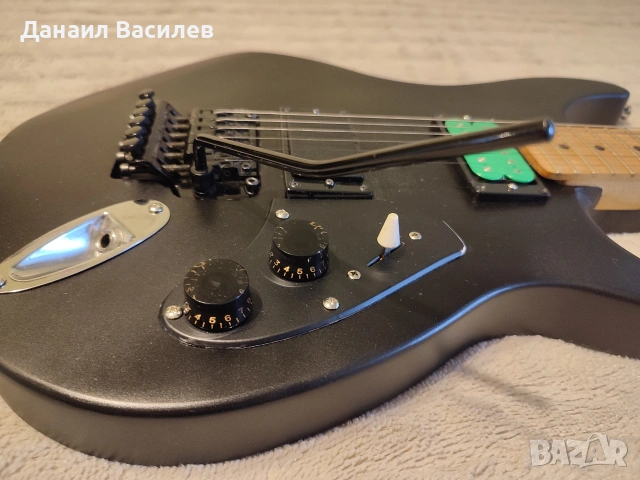 Електрическа китара Behringer Super Strat style в отлично състояние., снимка 5 - Китари - 54592934