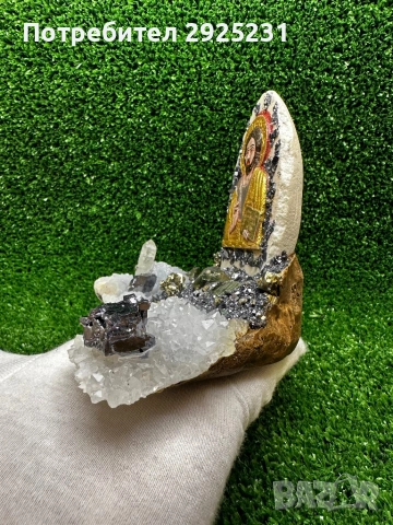 Ръчно изработена икона на Исус Христос с естествени кристали – пирит, галенит и кварц, снимка 6 - Икони - 54091445