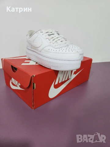 Бели Nike Court Vision Alta на платформа 38.5, снимка 15 - Маратонки - 54832362