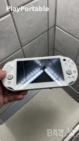 Modded PS Vita PCH-2000 Light Blue Complete in Box 128GB 150+ games, снимка 3 - PlayStation конзоли - 55545792