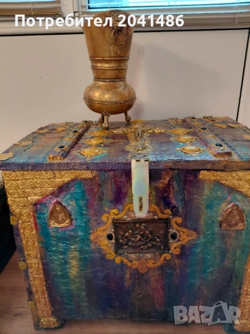 Бронзова ваза