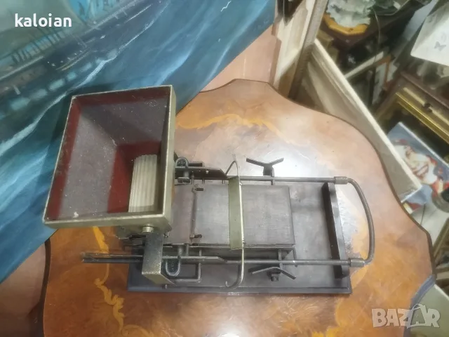 Изключително ценна антикварна механична машина за свиване на цигари с марка „Victoria“, снимка 9 - Антикварни и старинни предмети - 55479239