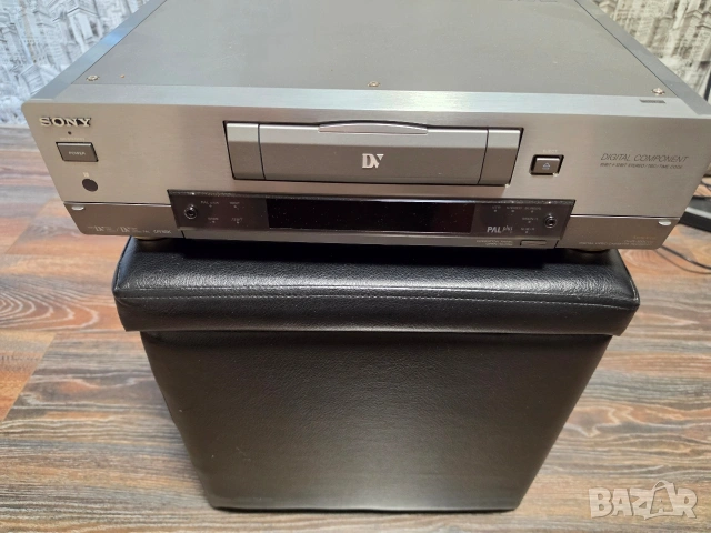 Продавам видео Sony DHR-1000VC , снимка 3 - Плейъри, домашно кино, прожектори - 55167968