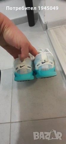 Детски маратонки Nike Vomero 18, снимка 4 - Детски обувки - 54062912