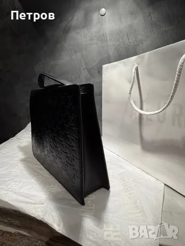 100% Оригинален Celine Clutch Bag – като нов, Monogram, снимка 8 - Чанти - 55444790