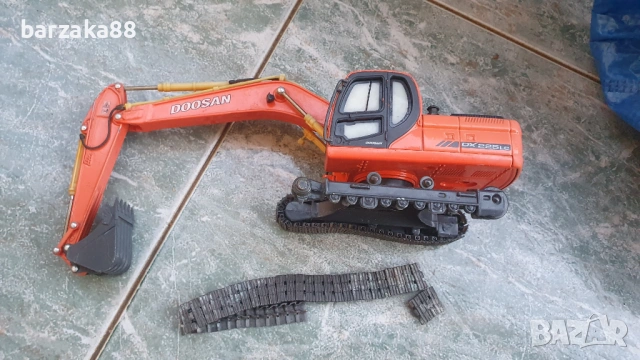 Стара играчка Багер DOOSAN