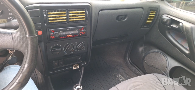 Volkswagen Polo 6n1 1.6i, снимка 12 - Автомобили и джипове - 54577366