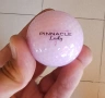 топка за голф Pinnacle Lady в светлорозов цвят. Тези топки са специално проектирани за дами, като пр, снимка 1
