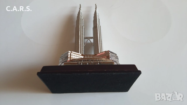 Метален Сувенир Malaysia Petronas Twin Towers, снимка 6 - Колекции - 54100864