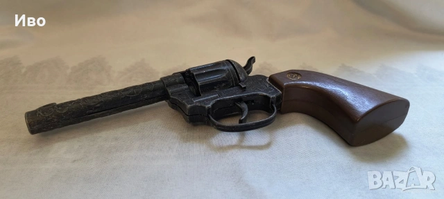 МЕТАЛЕН РЕВОЛВЕР COLT PEACEMAKER С КАПСИ – РЕАЛЕН РАЗМЕР, снимка 7 - Колекции - 54834015