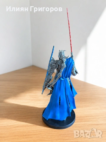 Фигурка Anime Armored Knight / рицар с огнени мечове, снимка 2 - Колекции - 54875610