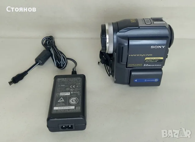 Видеокамера Sony DCR-PC330E PAL / miniDV / 10x Zoom / Japan - за ремонт!, снимка 2 - Камери - 55694396