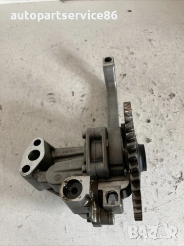 Маслена помпа за Volkswagen Touareg 2.5 TDI (2005) 070115105A, снимка 2 - Части - 54158458