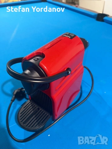 Кафемашина с капсули - Nespresso Inissia Red , снимка 2 - Кафемашини - 54586222