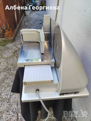 Слайс машина GRAEF - 130 W, снимка 3 - Кухненски роботи - 55261349