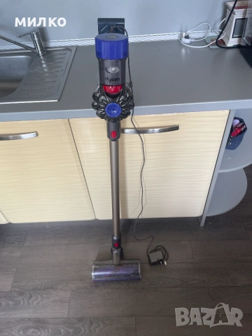 Акумулаторна прахосмукачка DYSON V-8