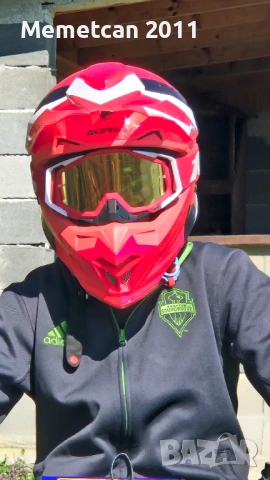 Продавам каска за мото крос