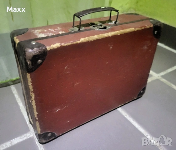 Продавам ретро куфари от соца и един нов, но без колелца, снимка 4 - Куфари - 55082938