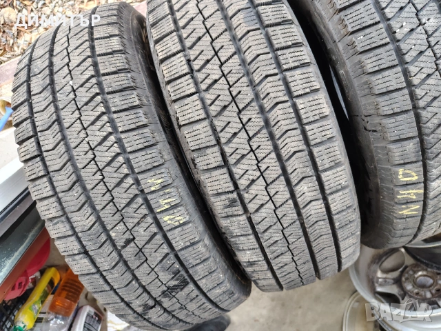 4бр.зимни гуми BRIDGESTONE 215 65 16 DOT22 цена за брой, снимка 3 - Гуми и джанти - 54045743
