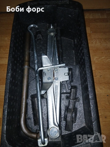 Авариен комплект Дачия Дъстър,Бигстър нов, снимка 3 - Аксесоари и консумативи - 54039140