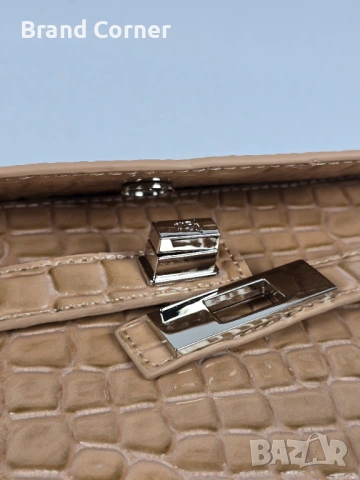 Нова дамска чанта Steve Madden Daxton Nude Croc, снимка 7 - Чанти - 54405942