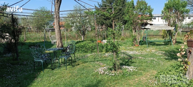 Двуетажна жилина сграда в Ихтиман, снимка 5 - Къщи - 54350669