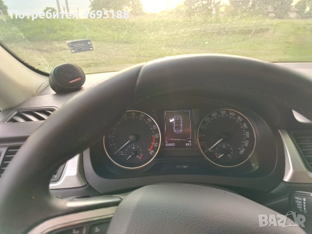 Шкода Рапид, снимка 7 - Автомобили и джипове - 54690453