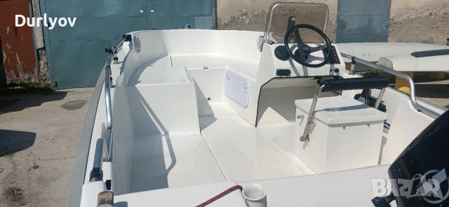 лодка двигател и ремарке без регистрация, снимка 4 - Воден транспорт - 50876166