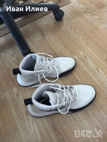 Оригинални маратонки Adidas 40
номер, снимка 4 - Маратонки - 55640100