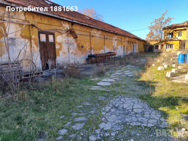 Продава се Промишлен имот с площ 5800 кв.м. ТИР достъп,  общо 11 бр. сгради с обща застроена площ 20, снимка 13 - Производствени сгради - 54146463