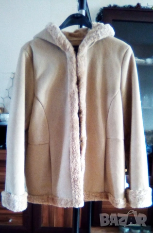 Пухкаво палто с качулка М размер, снимка 5 - Якета - 54078652