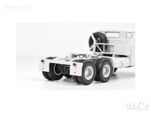 Tatra 148 NT 6x6 влекач - мащаб 1:43 на Авто История моделът е нов в кутия, снимка 5 - Колекции - 54697148