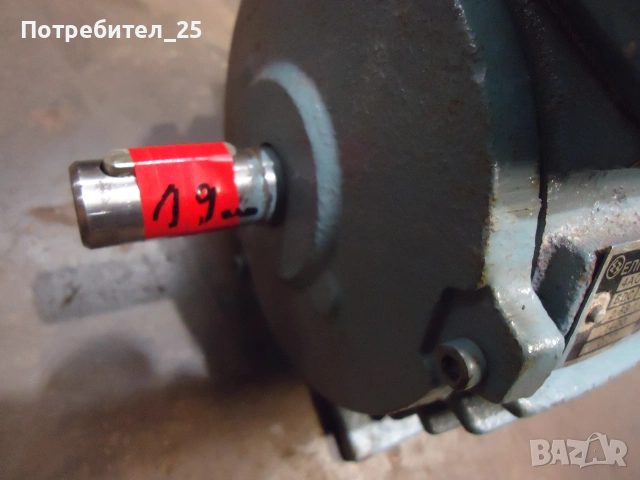 Трифазни ел. мотори 0,55 KW - 1400 об/мин., снимка 3 - Електродвигатели - 55074258