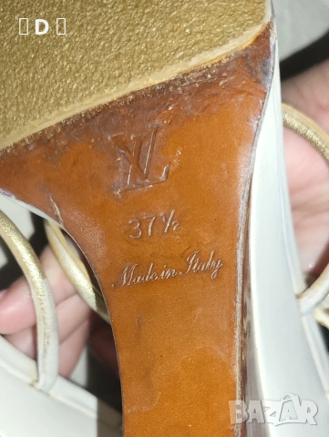 LOUIS VUITTON оригинални сандали 37,5, снимка 8 - Сандали - 55063426