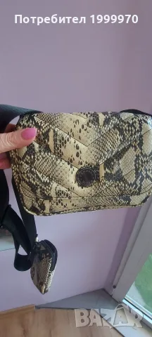 Оригинална дамска чанта Kendall + Kylie, модел Johanna. , снимка 5 - Чанти - 55452893