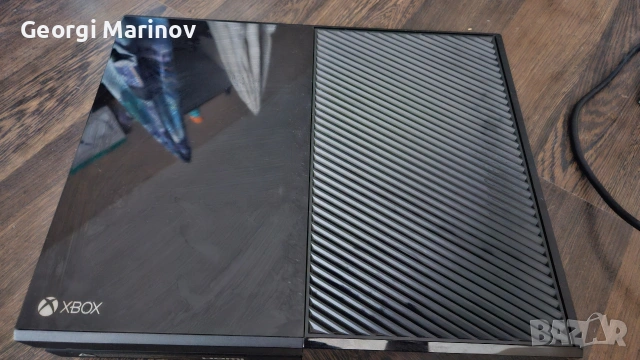 Xbox one с оригинална кутия и безжичен джойстик, снимка 3 - Xbox конзоли - 54903815