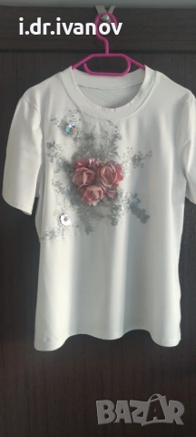 нова бяла тениска с 3D цветя