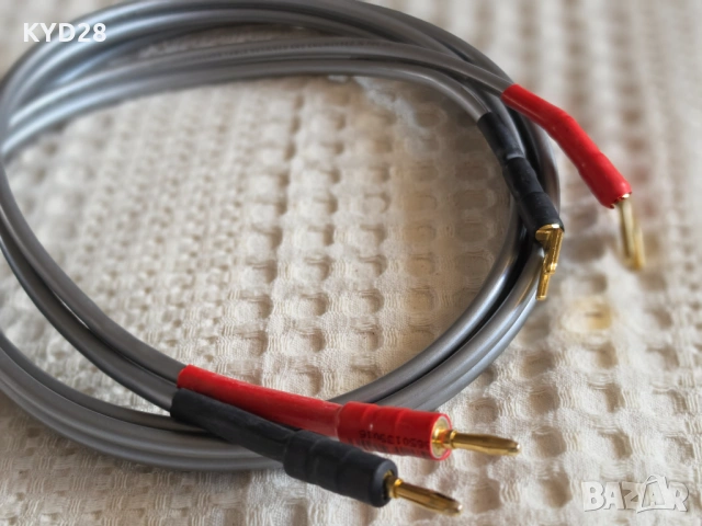 Висок клас кабел за централен канал QED XT40i X-Tube™ (Позлатени банани и вилици) 1,7м.