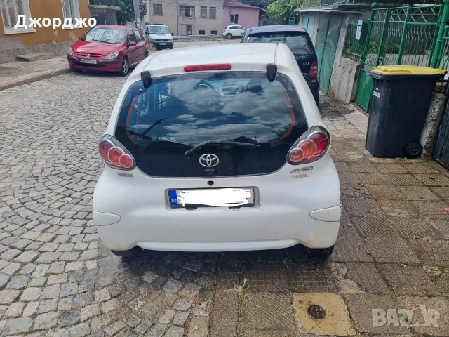 Aygo connect 2011, снимка 2 - Автомобили и джипове - 55564407