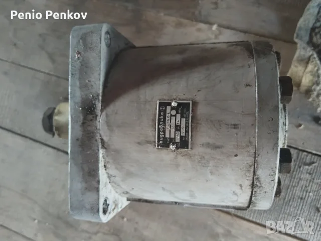 Маслена помпа нова за трактор и карбуратор за газ 63