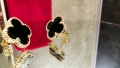 Van Cleef & Arpels VCA Gold Black Onyx Vintage Alhambra Stud Дамски Обеци с Винт, снимка 4