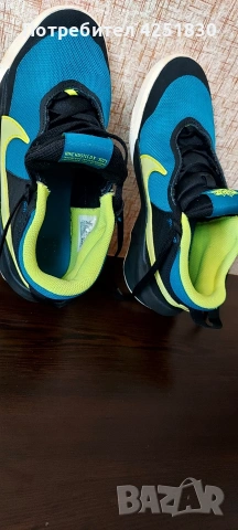 Продавам оригинални маратонки Nike Team Hustle D Размер: 37.5 (23.5 см), снимка 6 - Детски маратонки - 55243226