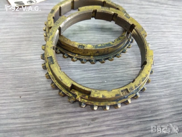 091311247B**NEU**VAG**СИНХРОНИЗАТОР** синхронизатор за Т2 и Т3 на VW*