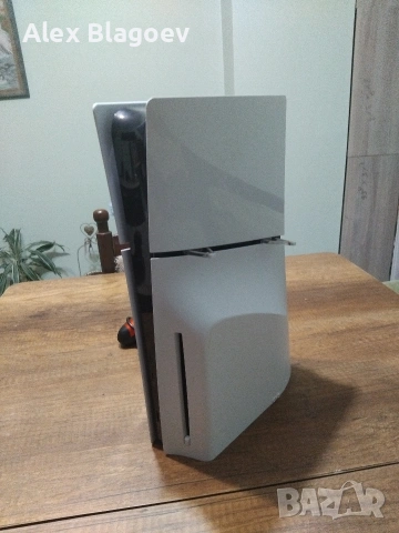 Продавам Playstation-5 !!ТОИ Е МНОГО СКЪП ЗАЩОТО ИМА МНОГО СКЪПИ ИГРИ В НЕГО ДОЛУ В ОПИСАНИЕТО!!, снимка 2 - PlayStation конзоли - 54804393