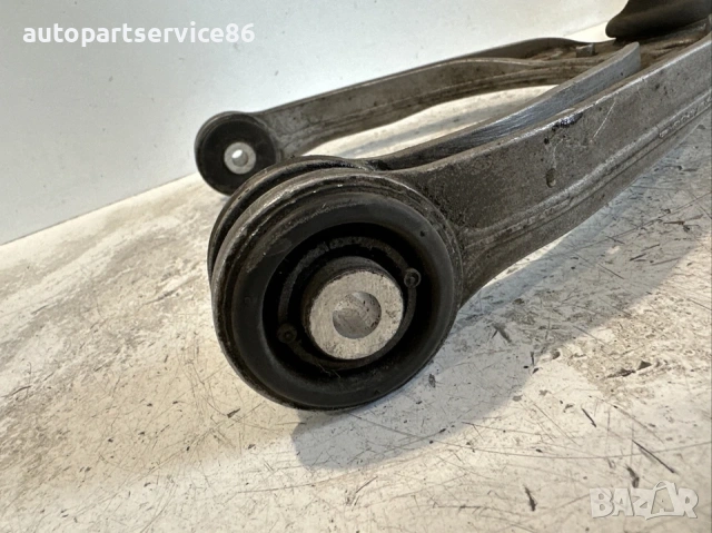 Горен преден носач ляв за Volkswagen Touareg 3.0 Tdi (2009) 7L0407047B, снимка 2 - Части - 54198024