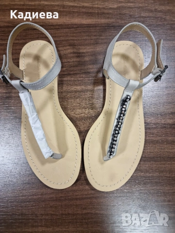 Равни дамски сандали Calvin Klein Jeans, модел Dara Shiny Vacchetta, снимка 3 - Сандали - 55160385